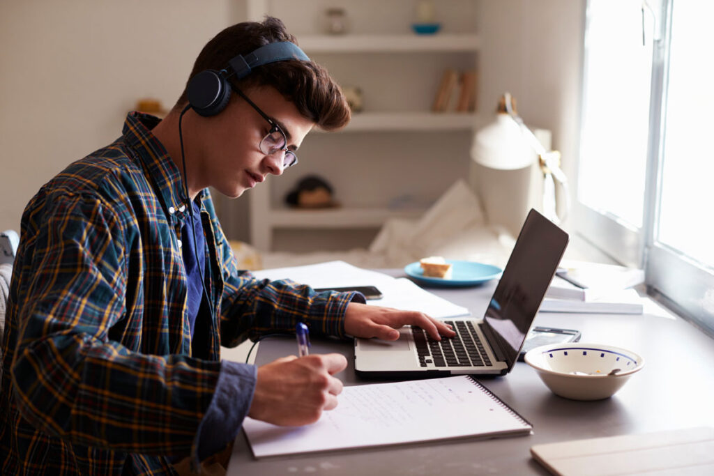 Teenager reading without stress